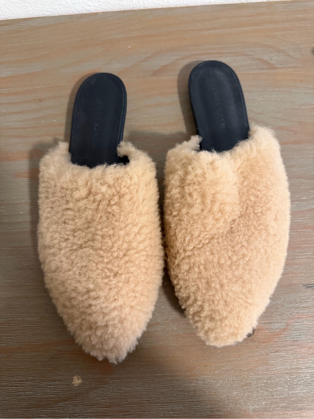 Jenni Kayne Tan Shearling Slip-On Mules size 39 - Picture 2 of 7
